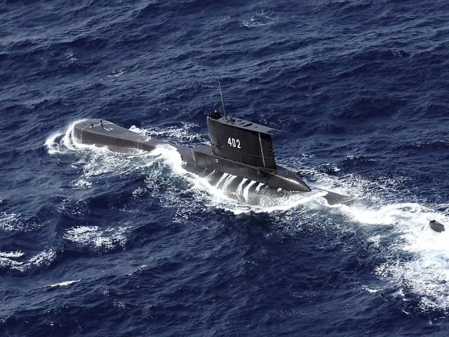 La marine indonésienne, qui cherchait ces dernières années à moderniser ses capacités sous-marines, dispose d’une flotte de cinq submersibles, de construction allemande et sud-coréenne.