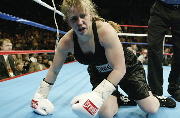 Tonya Harding met définitivement le genou à terre.