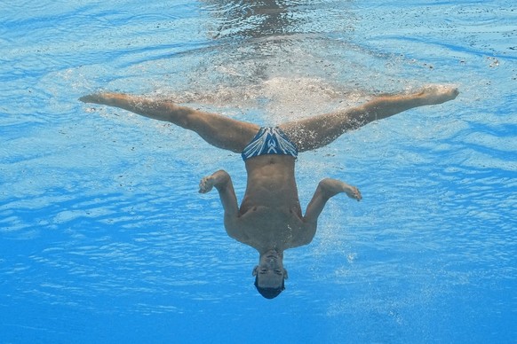 L&#039;Espagnol Fernando Diaz del Rio devient le premier homme champion du monde de natation artistique, à Fukuoka au Japon.