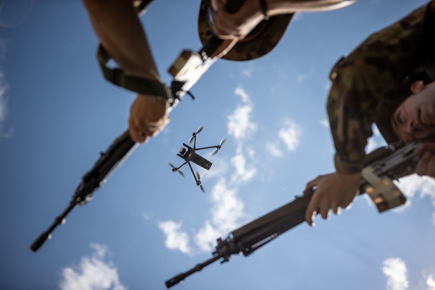 Des sites de l&#039;armée suisse sont espionnés par des drones.