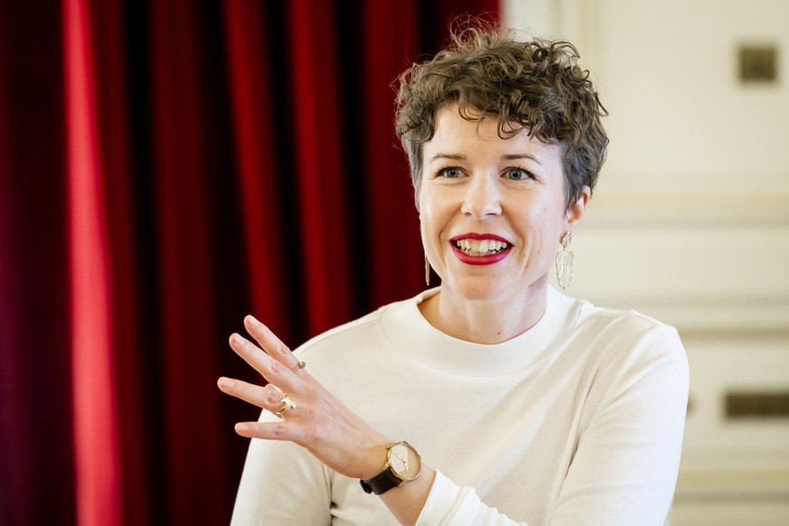 Carmen Tanner, vice-syndique, parle lors d'une conference de presse bilan sur les 100 jours de la co-syndicature de la ville d'Yverdon le jeudi 7 octobre 2021 A Yverdon. (KEYSTONE/Jean-Chris ...