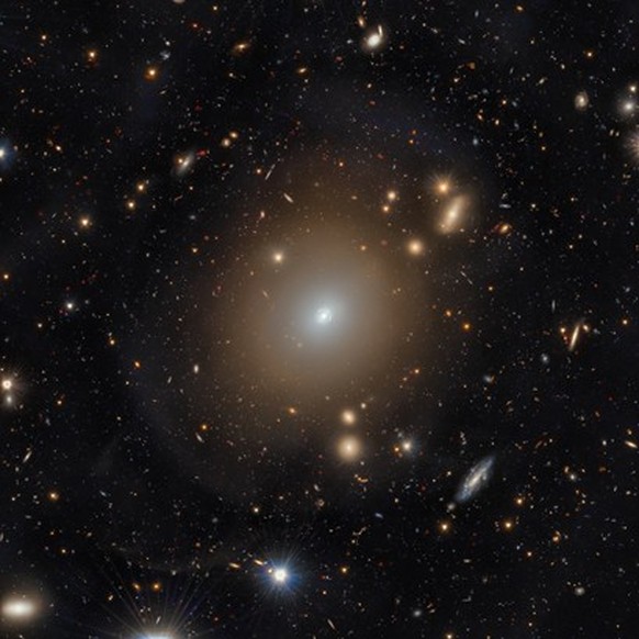 Le télescope spatial Euclid découvre un «anneau d&#039;Einstein».