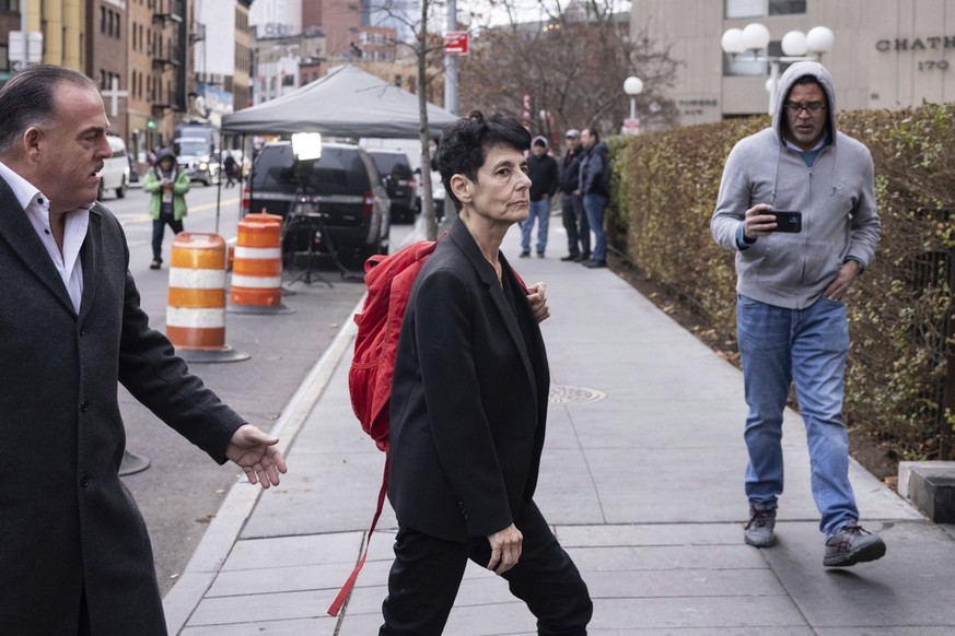 FILE - Barbara Fried, la mère de Sam Bankman-Fried. (AP Photo/Yuki Iwamura, File)