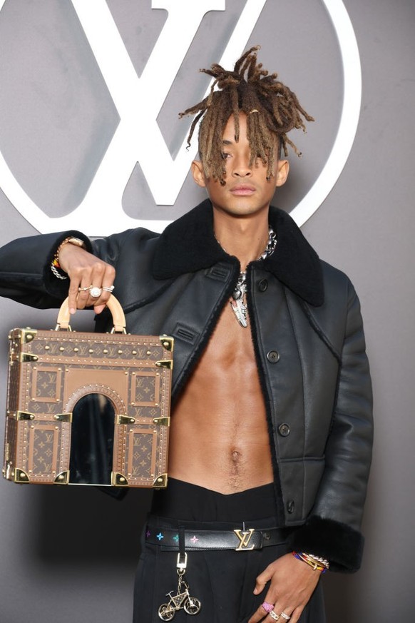 PARIS, FRANCE - OCTOBER 01: (EDITORIAL USE ONLY - For Non-Editorial use please seek approval from Fashion House) Jaden Smith attends the Louis Vuitton Paris Womenswear Spring-Summer 2025 show as part  ...