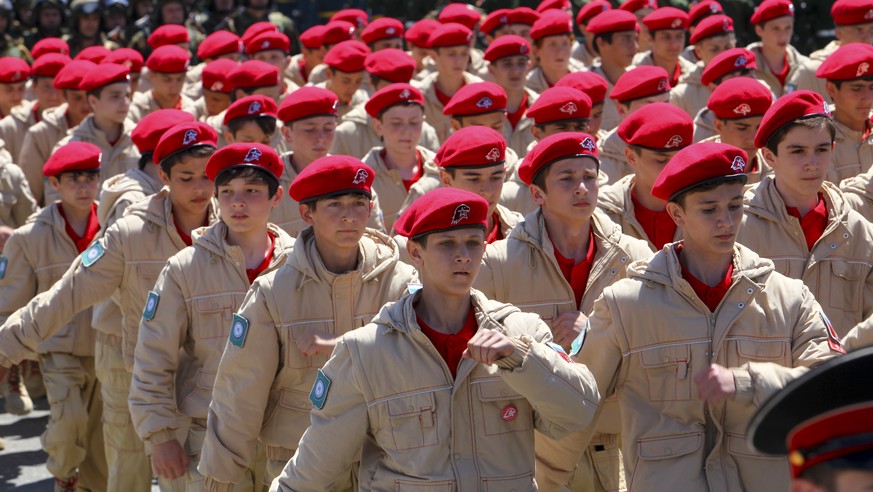 Comment Poutine met en scène l&#039;armée des jeunes de Russie