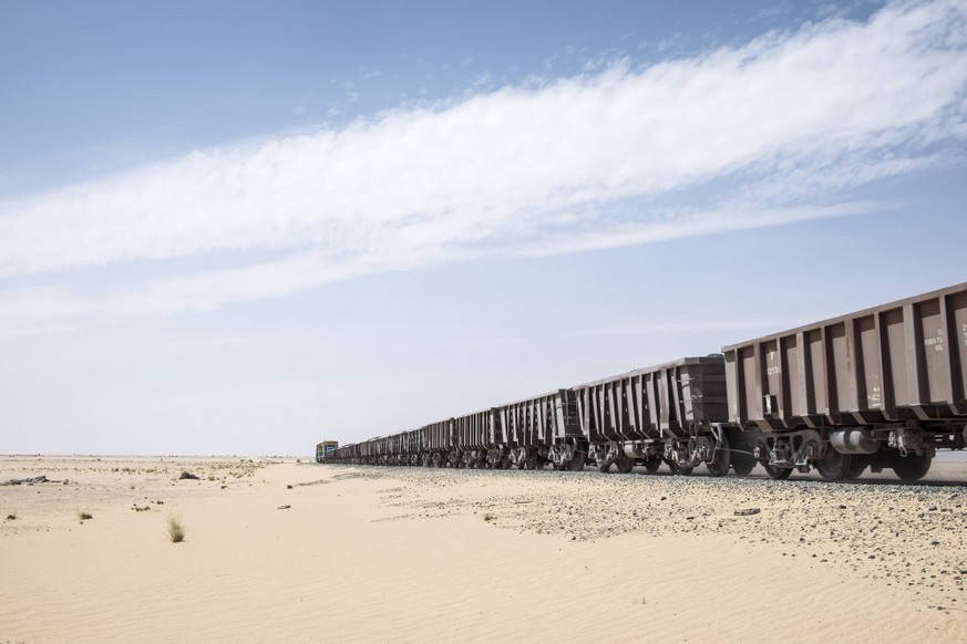 Mauritania, railroad track, freight train Mauritania, railroad track, freight train Copyright: 3002_14_2008_Invio03012023