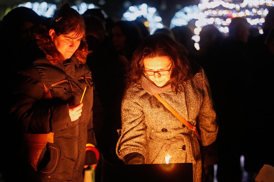 Neuchâtel et Fribourg préparent l'hommage ++ Marche blanche