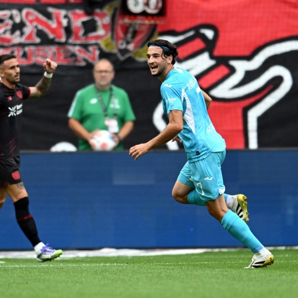 Leon Avdullahu (à droite) célèbre l&#039;égalisation d&#039;Hoffenheim face au Bayer Leverkusen samedi.