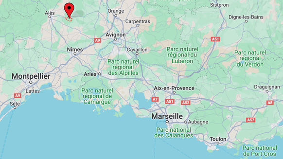 Seynes est au nord de Nîmes et à l'est d'Alès.
