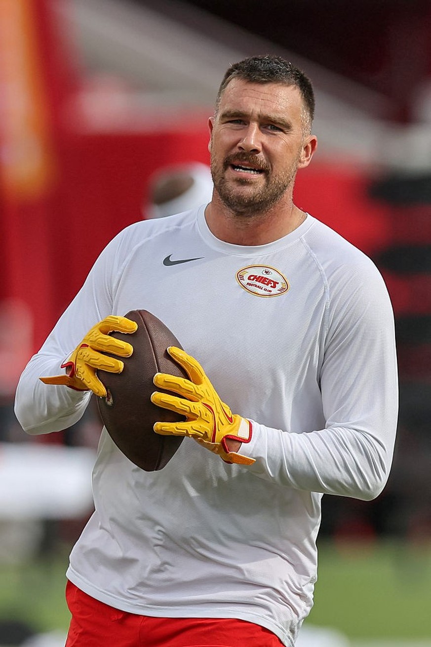TAMPA, FLORIDA - AUGUST 22: Travis Kelce #87 of the Kansas City Chiefs warms up prior to a preseason game against the Tampa Bay Buccaneers at Raymond James Stadium on August 22, 2026 in Tampa, Florida ...