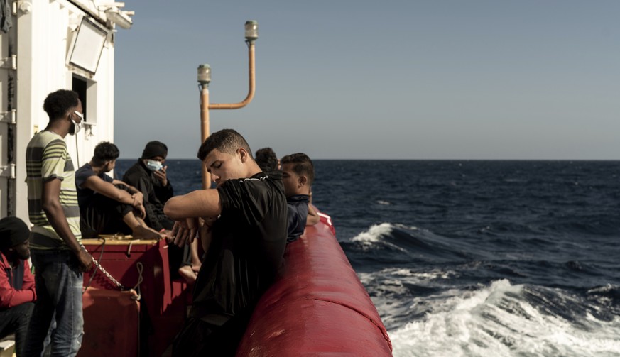 Au cœur du bras de fer politique en Méditerranée: des réfugiés secourus sur l'Ocean Viking, de SOS Méditerranée.