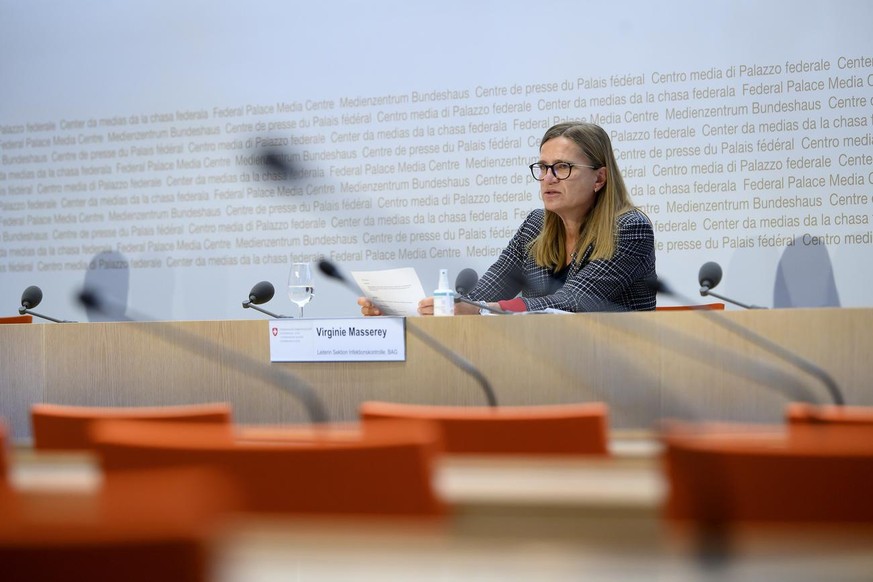 Virginie Masserey, Leiterin Sektion Infektionskontrolle, BAG, spricht an einem Point de Presse zur Covid 19 Situation, am Dienstag, 9. November 2021, in Bern. (KEYSTONE/Anthony Anex)