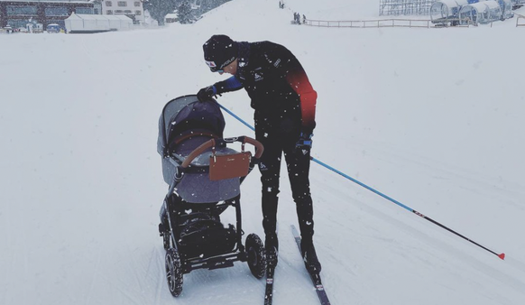 Marié à Laura Bucher depuis juillet 2020, Cologna est père d'un petit garçon de six mois.