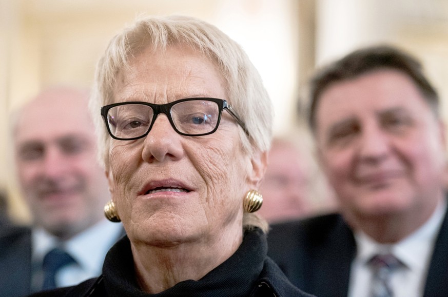 23.02.2018, Hessen, Wiesbaden: Carla Del Ponte, ehemalige UN-Chefankl�gerin, sitzt vor der Preisverleihung im Publikum. Die Schweizerin erh�lt den 23. Hessischen Friedenspreis, der mit 25.000 Euro dot ...