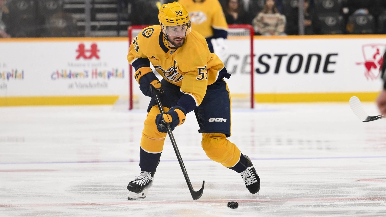 NHL, Eishockey Herren, USA Washington Capitals at Nashville Predators Jan 11, 2026 Nashville, Tennessee, USA Nashville Predators defenseman Roman Josi 59 skates with the puck against the Washington Ca ...