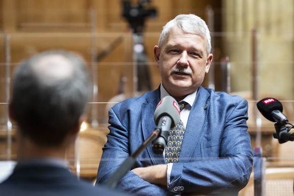 Andreas Wortmann, Leiter Bereich Infrastruktur der Parlamentsdienste spricht mit Journalisten, am Donnerstag, 3. September 2020, im Bundeshaus in Bern. Die Arbitsplaetze im Nationalrat-und Staenderats ...