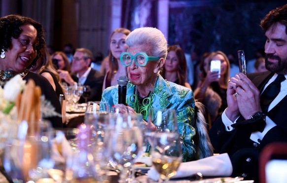 NEW YORK, NEW YORK - NOVEMBER 02: Iris Apfel speaks during the 25th Annual ACE Awards on November 02, 2021 in New York City. (Photo by Ilya S. Savenok/Getty Images for Accessories Council)