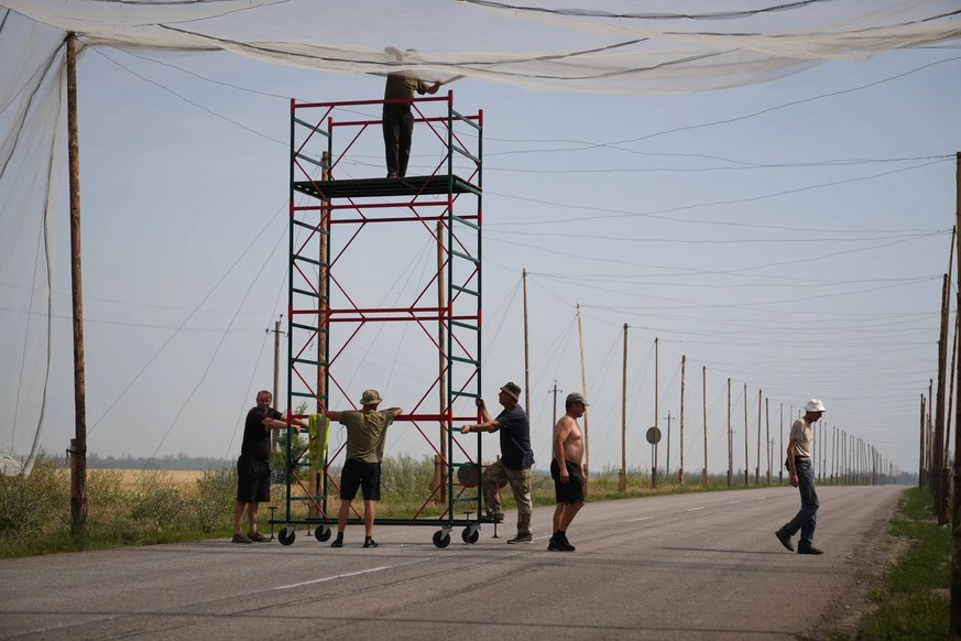 Mise en place de réseaux de drones le long de la route principale entre Kramatorsk et Dobropillja: l&#039;Ukraine souhaite couvrir ainsi des centaines de kilomètres de routes.