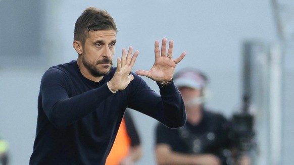 epa10219558 Sassuolo&#039;s head coach Alessio Dionisi reacts during the Italian Serie A soccer match between US Sassuolo Calcio and US Salernitana in Reggio Emilia, Italy, 02 October 2022. EPA/SERENA ...