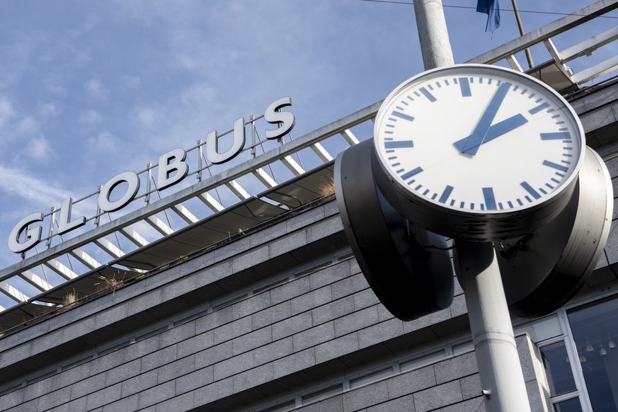 Aussenaufnahmen des Haupsitzes des Luxus-Warenhaus Globus an der Bahnhofstrasse am Dienstag, 13. Januar 2026 in Zuerich. Die Kette streicht rund einen Drittel der Stellen im Hauptsitz und verlagert di ...
