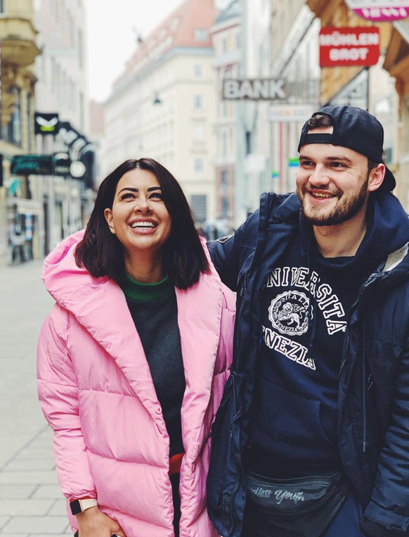 Avec son fiancé Yevhen Pronin, à Kiev, en 2021.