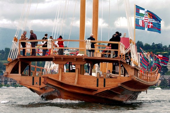 La galere "La Liberte", navigue sur le Lac Leman ce mercredi 29 mai 2002 au large de Morges, VD. La galere "La Liberte" a vogue pour deux croisieres inaugurales sur les eaux du Lem ...