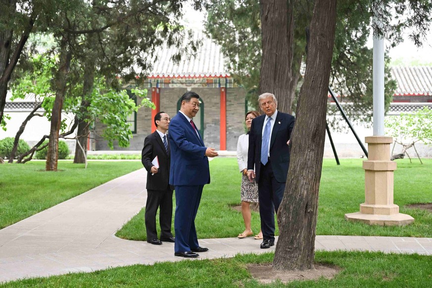 Trump et Xi, dans les jardins de Zhongnanhai.