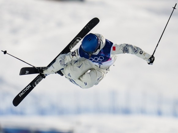 Eileen Gu a sorti le grand jeu dimanche en halfpipe