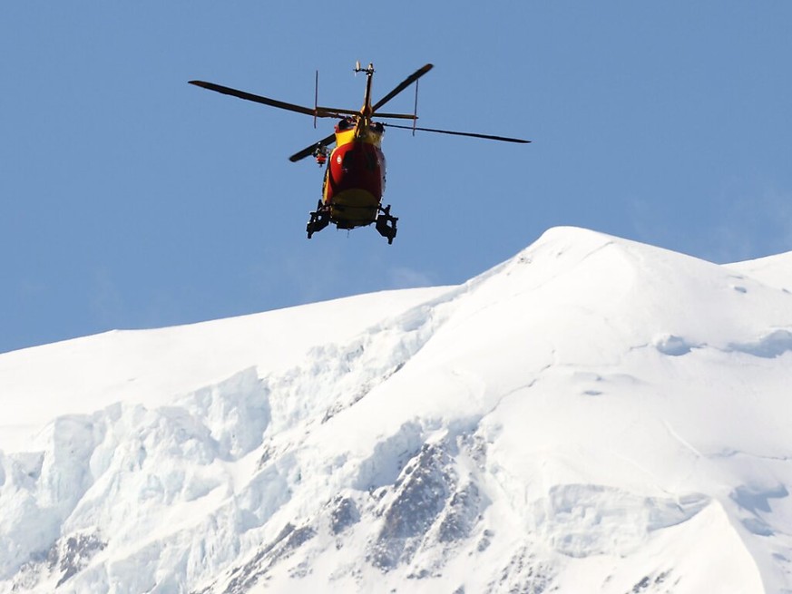 Une cinquantaine de pompiers et deux h