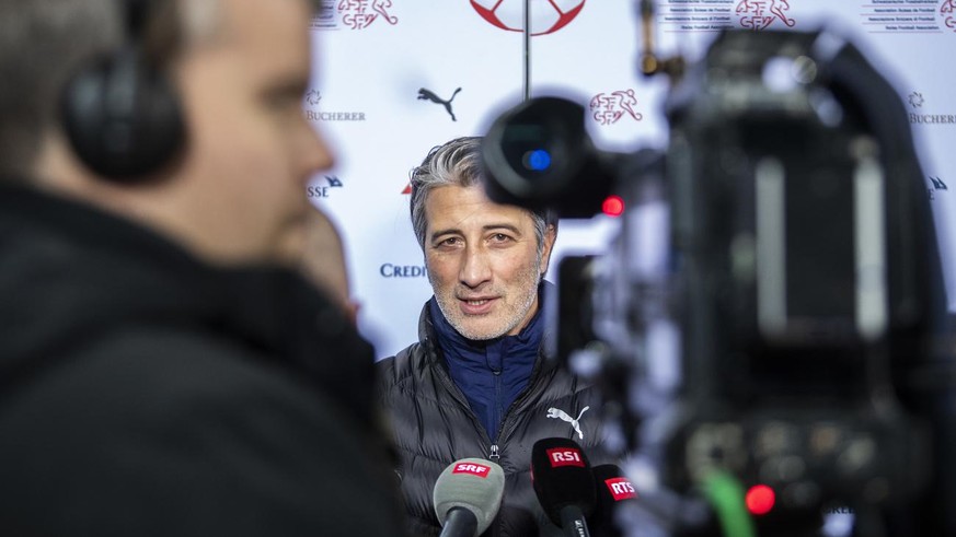 Der Schweizer Fussballnationaltrainer Murat Yakin während der Pressekonferenz der Schweizer Nationalmannschaft am Montag, 8. November 2021 in der Villa Sassa in Lugano. Die Schweizer treffen in der WM ...