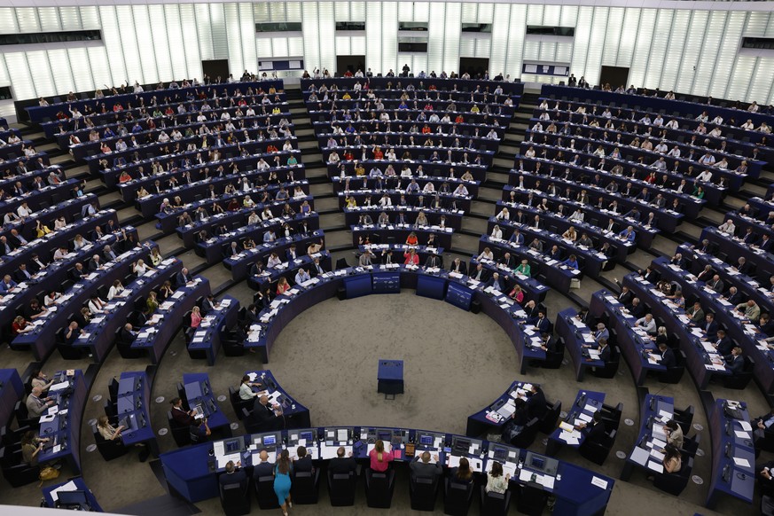 European lawmakers gather to vote at the European Parliament, Wednesday, July 6, 2022 in Strasbourg, eastern France. European Union lawmakers voted to include natural gas and nuclear in the bloc&#039; ...