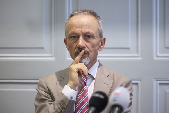 Bruno Parnisari, Stv. Direktor BSV, Leiter des Geschaeftsfeldes &quot;Mathematik, Analysen und Statistik&quot;, waehrend einer Medienkonferenz in Bern, am Dienstag, 6. August 2024. Das BSV hat im Rahm ...