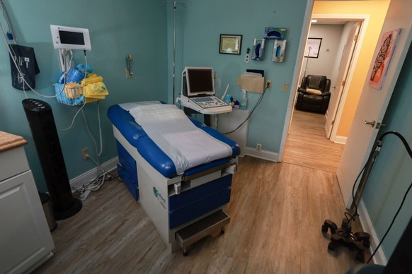 JACKSONVILLE, FLORIDA - APRIL 30: The examination room in A Woman&#039;s Choice of Jacksonville clinic, which provides abortion care on April 30, 2024, in Jacksonville, Florida. A six-week abortion ba ...