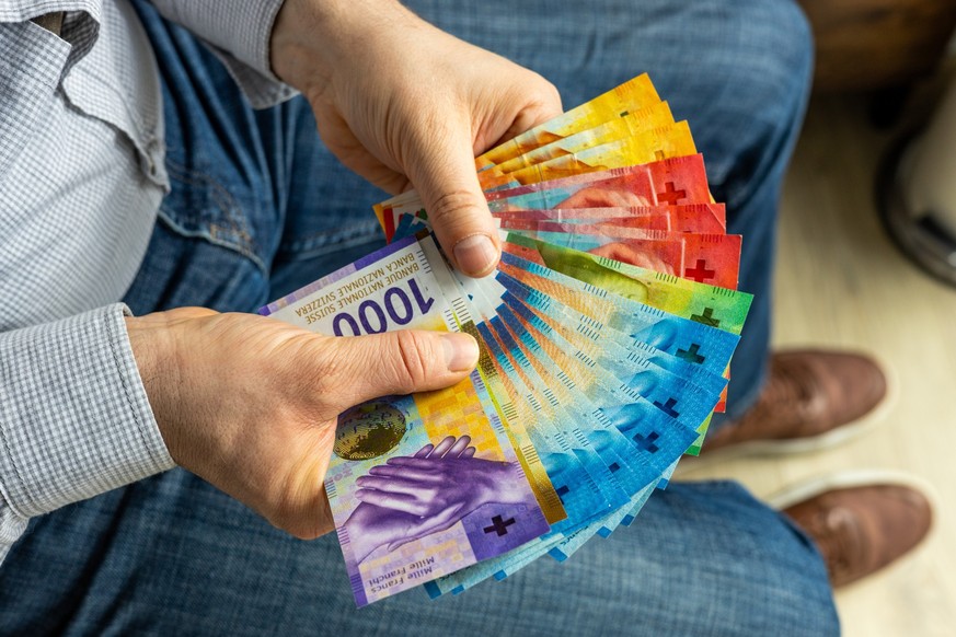 Les salaires suisses devraient augmenter en 2027.
