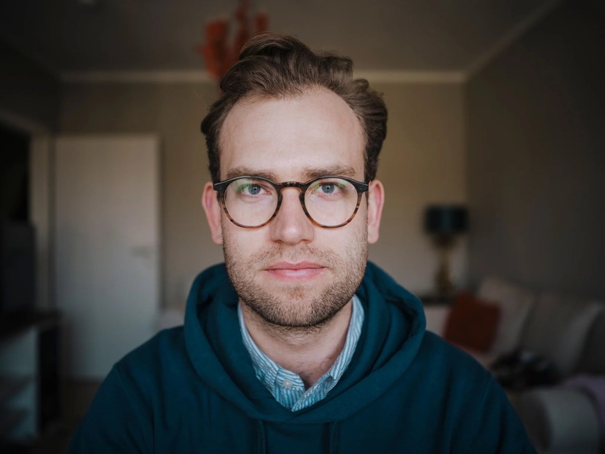 Felix Hofmann a perdu ses cheveux dès son plus jeune âge, tout comme son père.