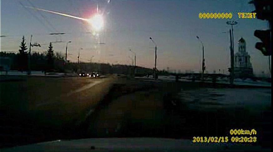 Le météore de Tcheliabinsk s’est fragmenté dans l’atmosphère et a libéré une énergie comparable à 30 fois l'énergie de la bombe d'Hiroshima.