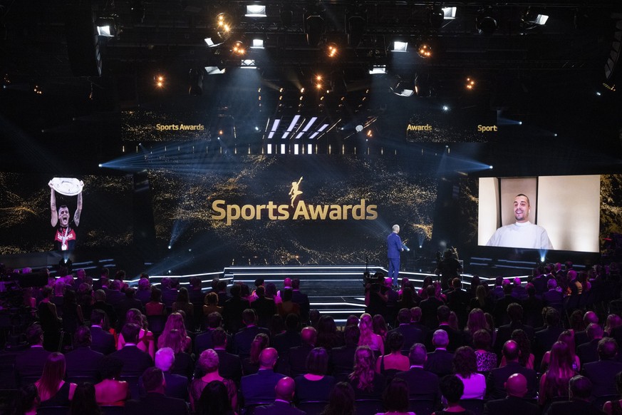 Granit Xhaka (Fussball) erhaelt den Preis wertvollster Spieler (MVP) des Jahres 2024 an der Verleihung der Sports Awards 2024, aufgenommen am Sonntag, 5. Januar 2025 in den Studios von SRF in Zuerich. ...