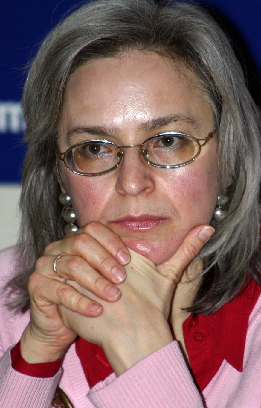 Anna Politkovskaïa, participant à une conférence à Moscou, le 15 février 2005.