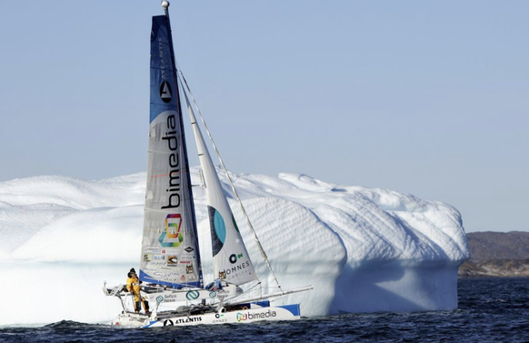 Yvan Bourgnon et Ma Louloute brisant la glace.
