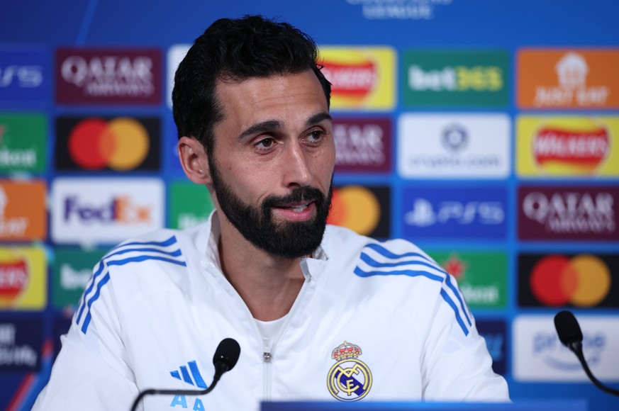 epa12825838 Real Madrid manager Alvaro Arbeloa attends a press conference in Manchester, Britain, 16 March 2026. Real Madrid will face Manchester City in their UEFA Champions League Round of 16 2nd le ...