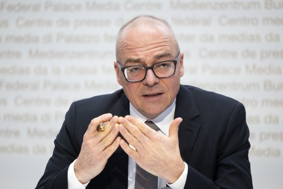 Vincenzo Mascioli, Staatssekretaer fuer Migration (SEM), spricht waehrend einer Medienkonferenz zum Vernehmlassungsergebnis zum Paket Schweiz-EU, am Mittwoch, 5. Dezember 2025 in Bern. (KEYSTONE/Peter ...