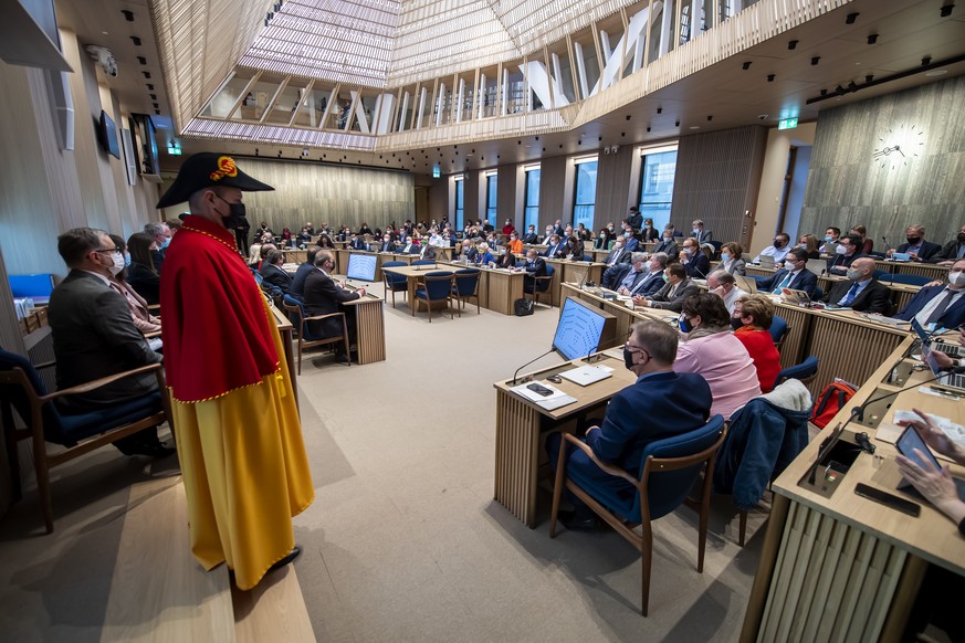 Les deputes genevois siegent pour la premiere fois dans la Salle du Grand Conseil "La salle Nicolas Bogueret" qui a ete entierement renovee et inauguree a ce jours, ce jeudi 27 janvier 2022 ...