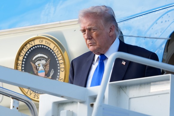 President Donald Trump arrives on Air Force One at Palm Beach International Airport in West Palm Beach Fla., Friday, April 24, 2026. (AP Photo/Manuel Balce Ceneta)
Donald Trump