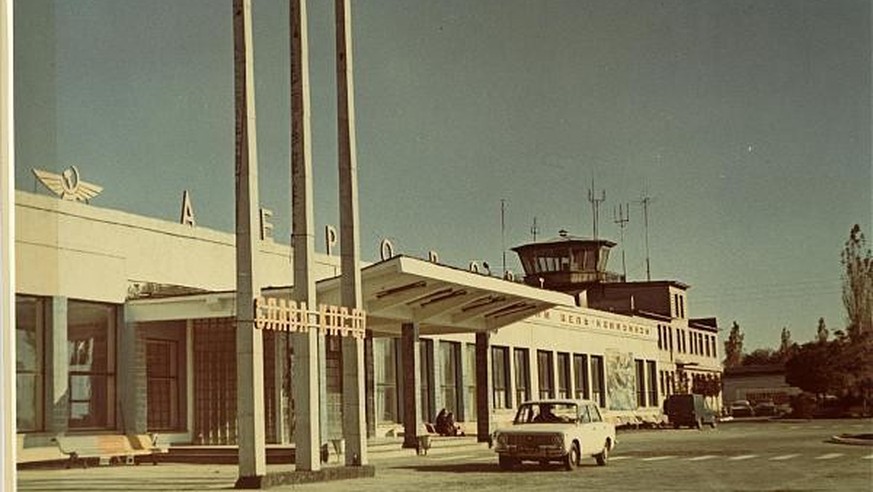 Le petit aéroport soviétique de ce qui sera Severodonetsk, dans les années 60.