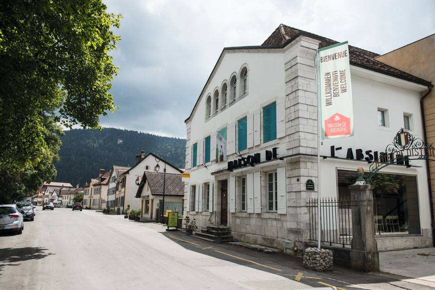 Reference: STS0041772Schweiz. ganz natuerlich. Das Absinth-Museum in Motiers im Val de Travers im Kanton Neuenburg gibt Einblick in die bewegte Geschichte der �Gruenen Fee� und deren Geheimnisse.  ...