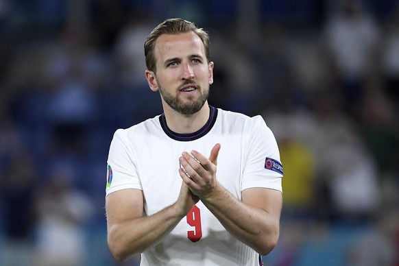 England&#039;s Harry Kane applauds the fans at the end of the Euro 2020 soccer championship quarterfinal match between Ukraine and England at the Olympic stadium in Rome, Saturday, July 3, 2021. Engla ...