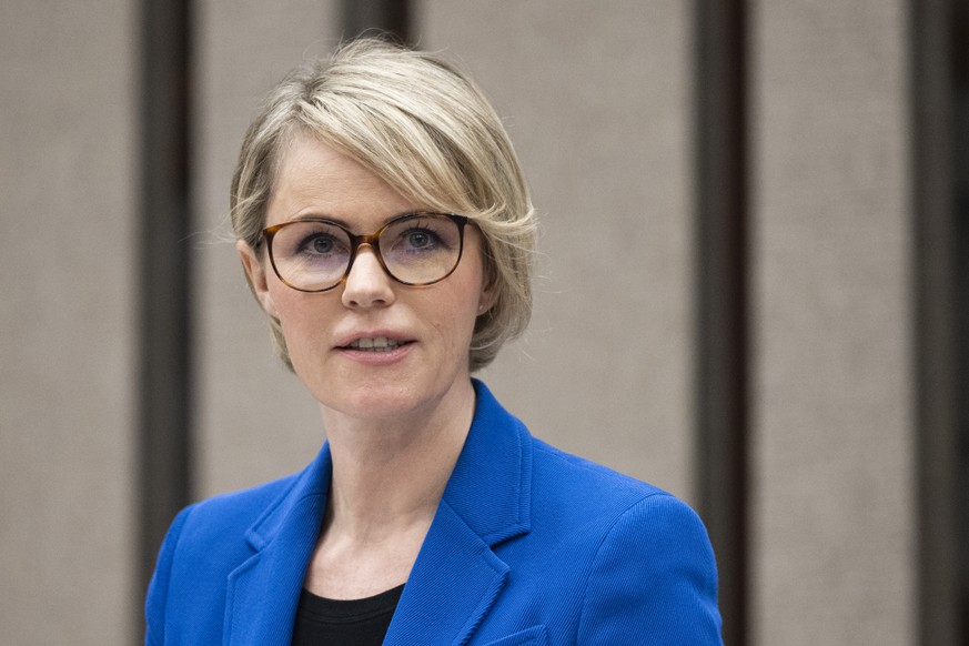Regierungspraesidentin Natalie Rickli, Vorsteherin der Gesundheitsdirektion, spricht ueber die Finanzkrise bei den Zuerchern Spitaelern im Zuercher Kantonsrat, aufgenommen am Montag, 6 Mai 2024 in Zue ...