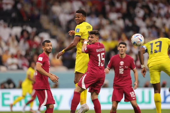 epa10316358 Enner Valencia of Ecuador (R) scores the 2-0 during the FIFA World Cup 2022 group A Opening Match between Qatar and Ecuador at Al Bayt Stadium in Al Khor, Qatar, 20 November 2022. EPA/Frie ...