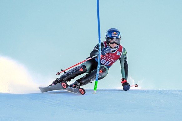 epa10971291 Lara Colturi of Albania in action during the first round of the Women?s Slalom race at the FIS Ski World Cup in Levi, Finland, 12 November 2023 . EPA/KIMMO BRANDT