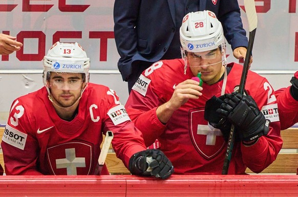 Les stars suisses de NHL Nico Hischier (à gauche) et Timo Meier ont aussi leurs sels.